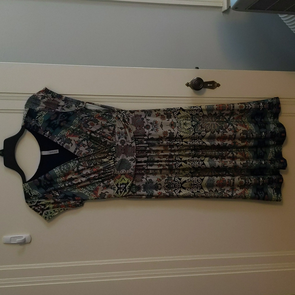 Cute lightweight airy tie waste dress. Originally purchased through Stitch Fix.